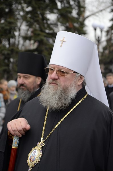 Митрополит Илларион опровергает слухи, что Виктор Янукович находится в Свято-Успенской лавре Святогорска
