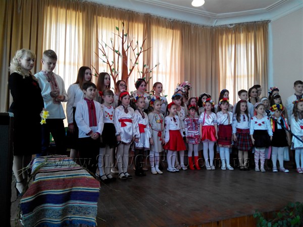 Ученики славянской школы №5 рассказали об украинских традициях празднования прихода весны 