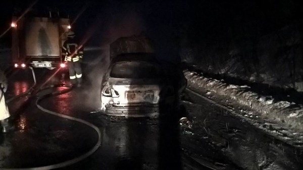 На дороге около Славянска сгорела машина