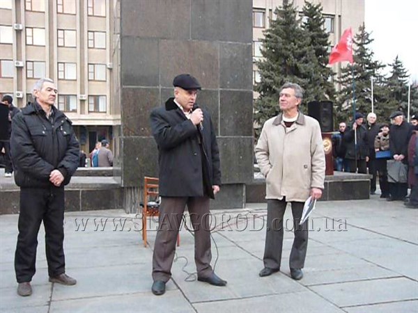 Как начальник  городского отдела милиции Славянска Александр Мельковский ответил на вопрос: признает ли он легитимность «Киевской власти» (Видео)