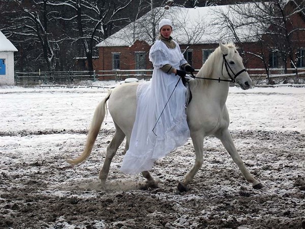 В Славянске конно-спортивный клуб «Аллюр» приглашает встретить 2014 год вместе с лошадьми