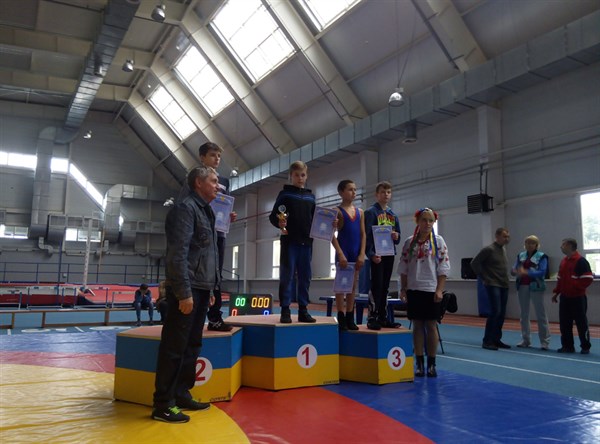 Борцы из Славянска привезли серебро с чемпионата Донецкой области