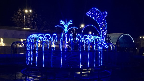 В Славянске неизвестные лица повредили иллюминацию в городском фонтане