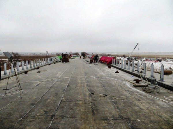 Скоро перережим ленточку: взорванный мост на трассе возле Славянска практически готов