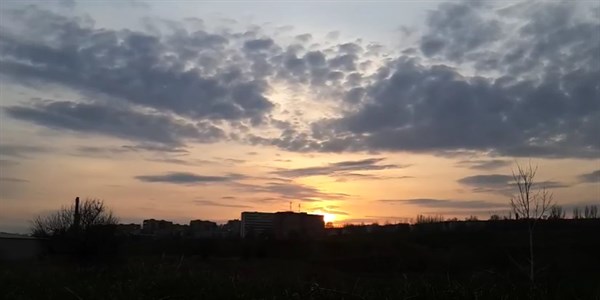 Опубликовано видео необычайно красивого заката над Славянском 