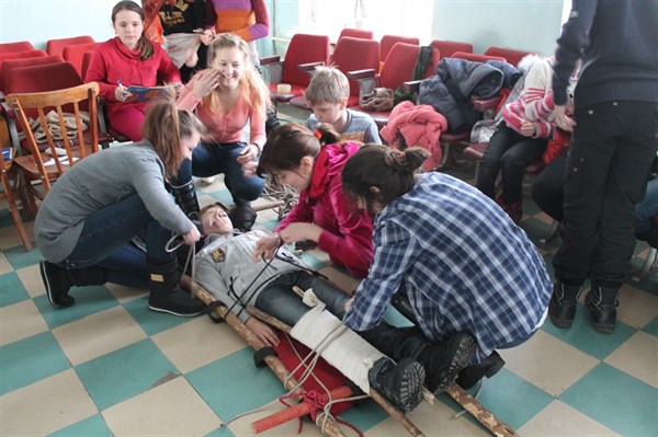 Зима туризму не помеха: в Славянском центре детского и юношеского творчества проходят соревнования по спортивному туризму «Робинзонада -2014»