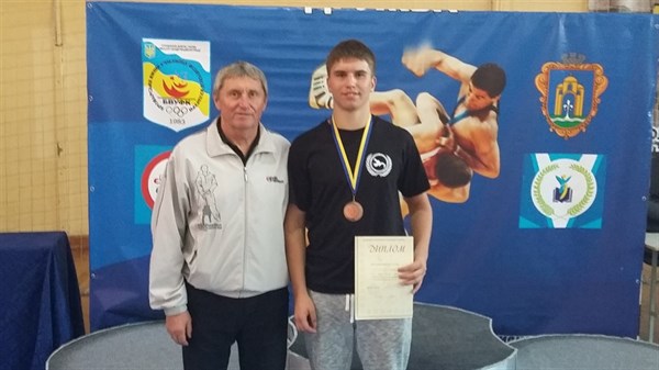 Спортсмен из Славянска на чемпионате Украины по вольной борьбе завоевал бронзу
