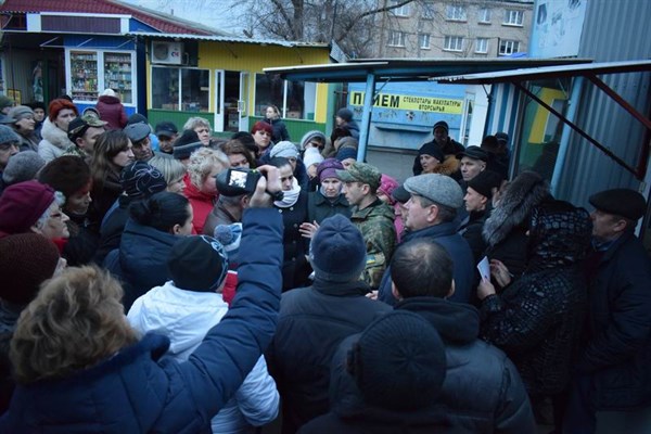 Жители Николаевки устроили бунт: из-за скачка напряжения в их квартирах сгорела бытовая техника и домашние электроприборы 