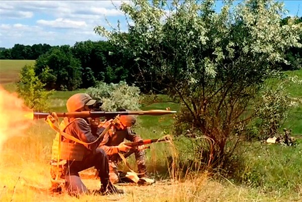 В Славянске гранатометчики сдавали зачеты по боевой стрельбе (Фото)