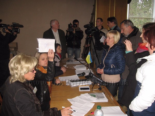 Битва за кресло мэра в Святогорске: четвертые сутки длятся разбирательства по результатам выборов