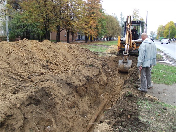 В Славянске меняют водовод, который рвался до 10 раз за год