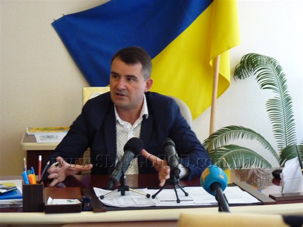 Ни яхты, ни машины:   мэр Славянска задекларировал свои доходы
