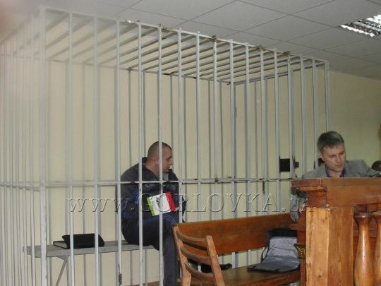 Продолжается суд над милиционером, сбившим насмерть семью горловчан под Славянском