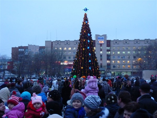 Новый год по-славянски обещает быть ярким и запоминающимся. С мэром, дискотекой и фейерверком
