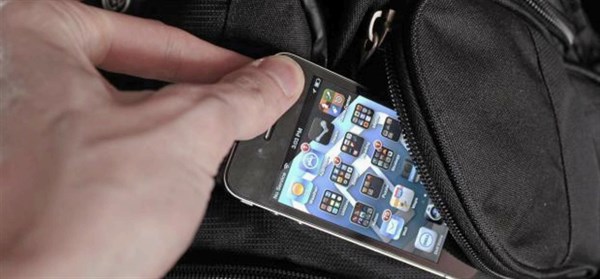 Полицейские Славянска нашли старшеклассников, которые украли телефоны у младших учеников в одной из местных школ