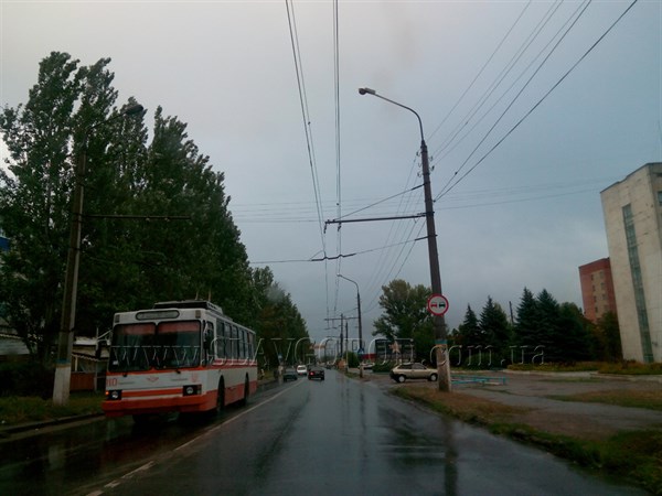 40 лет назад на дорогах Славянска появились троллейбусы. Предприятие отмечает юбилей 