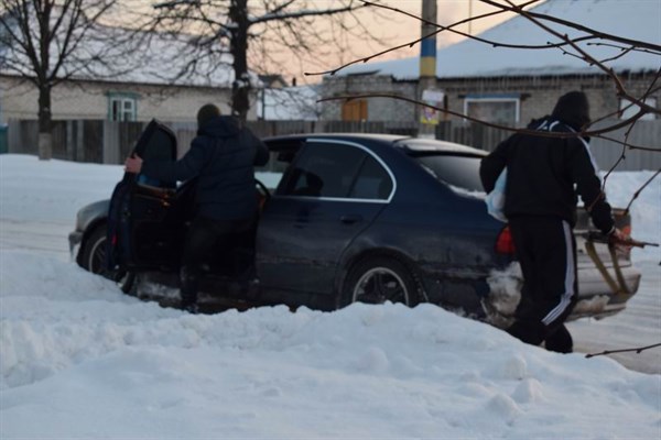 Как полиция Славянска провела спецоперацию по освобождению заложника, которого удерживали грабители почты 