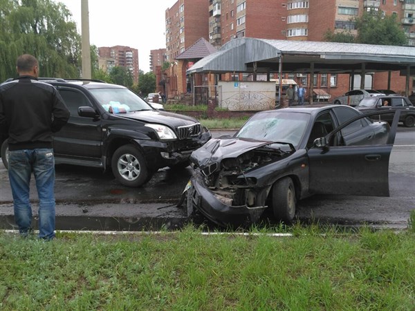 В Славянске на улице Торской произошло ДТП. Пострадавший водитель доставлен в больницу
