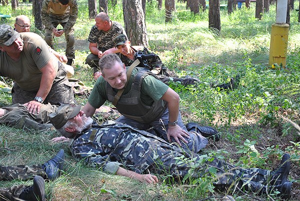 В Славянске гвардейцев АТО учили, как нужно оказывать первую помощь в зоне активного конфликта  по стандартам армии США и стран НАТО (Фоторепортаж)