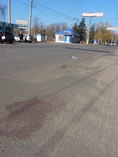 Криминальный праздник: 8 марта в центре Славянска неизвестные ограбили местного «менялу». Мужчину втянули в автомобиль и протащили несколько метров
